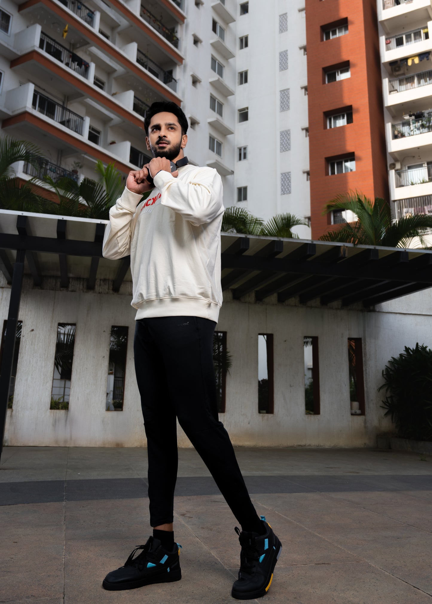 NACKERS Men's Off White Fleece Full Sleeves Sweatshirt