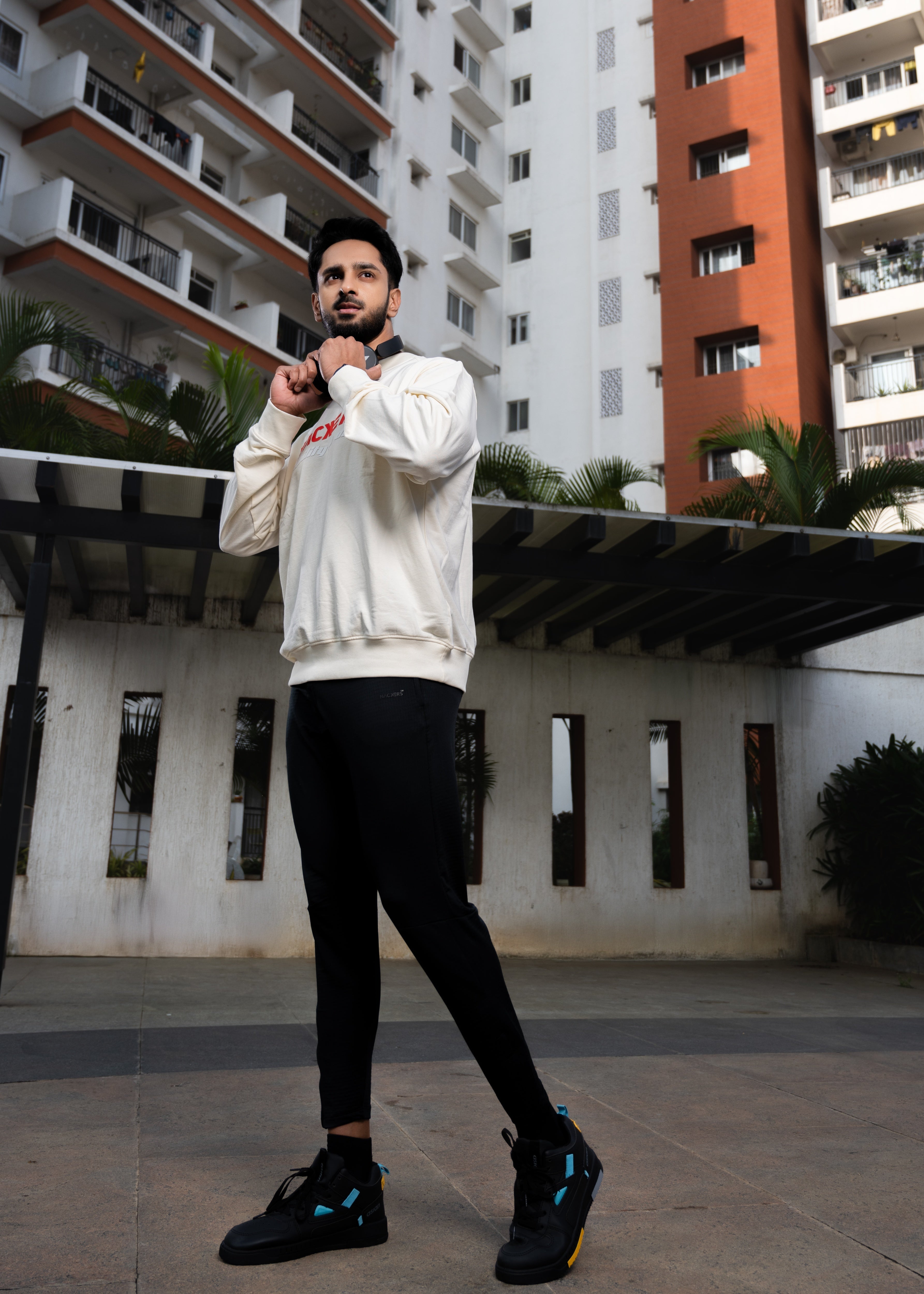 NACKERS Men's Off White Fleece Full Sleeves Sweatshirt